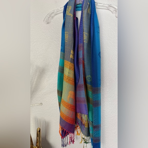 NWT Chilean Alpaca 100% Pashmina. Blue, Purple, Gold W/shades of pink & green. - Picture 6 of 13